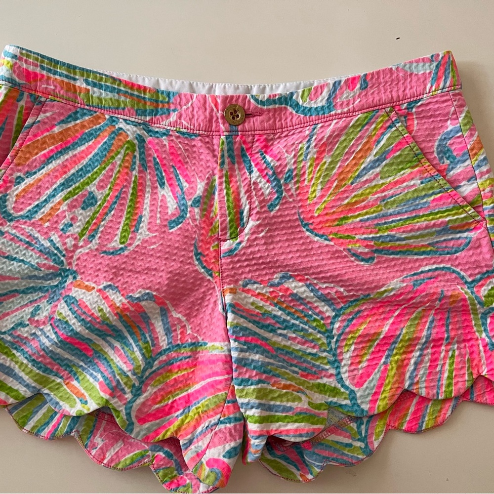 Women’s Lilly Pulitzer buttercup shorts size 10.